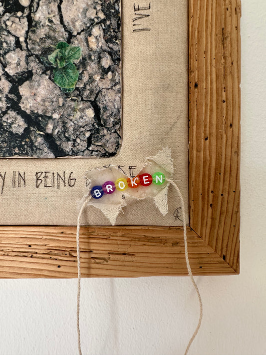 MixedMedia Kunstwerk "BROKEN BEAUTY"